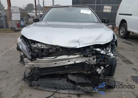 2022 Toyota Camry Xse Hybrid z USA, uszkodzony, nr VIN 4T1K31AKXNU043584